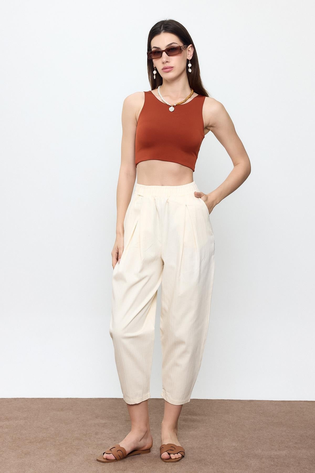 Slim-Fit Cropped Top Blouse