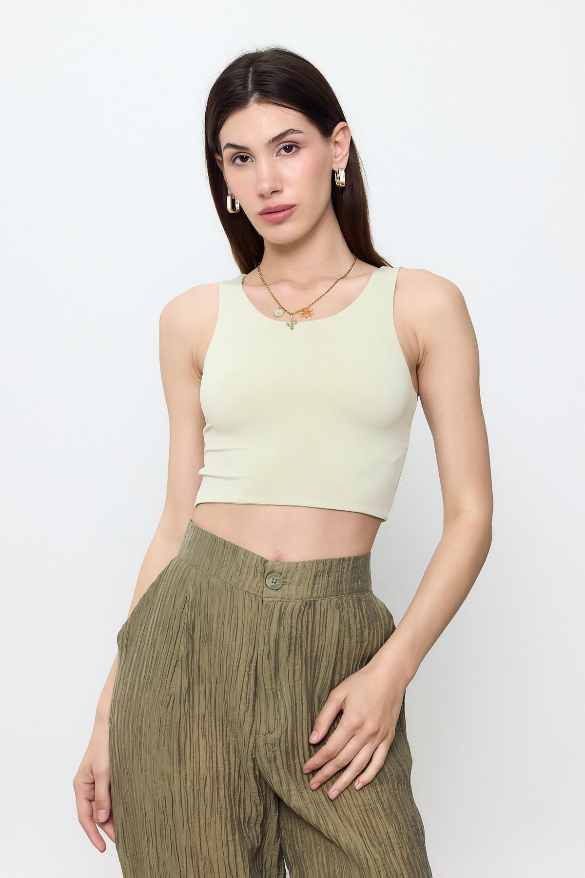 Slim-Fit Cropped Top Blouse