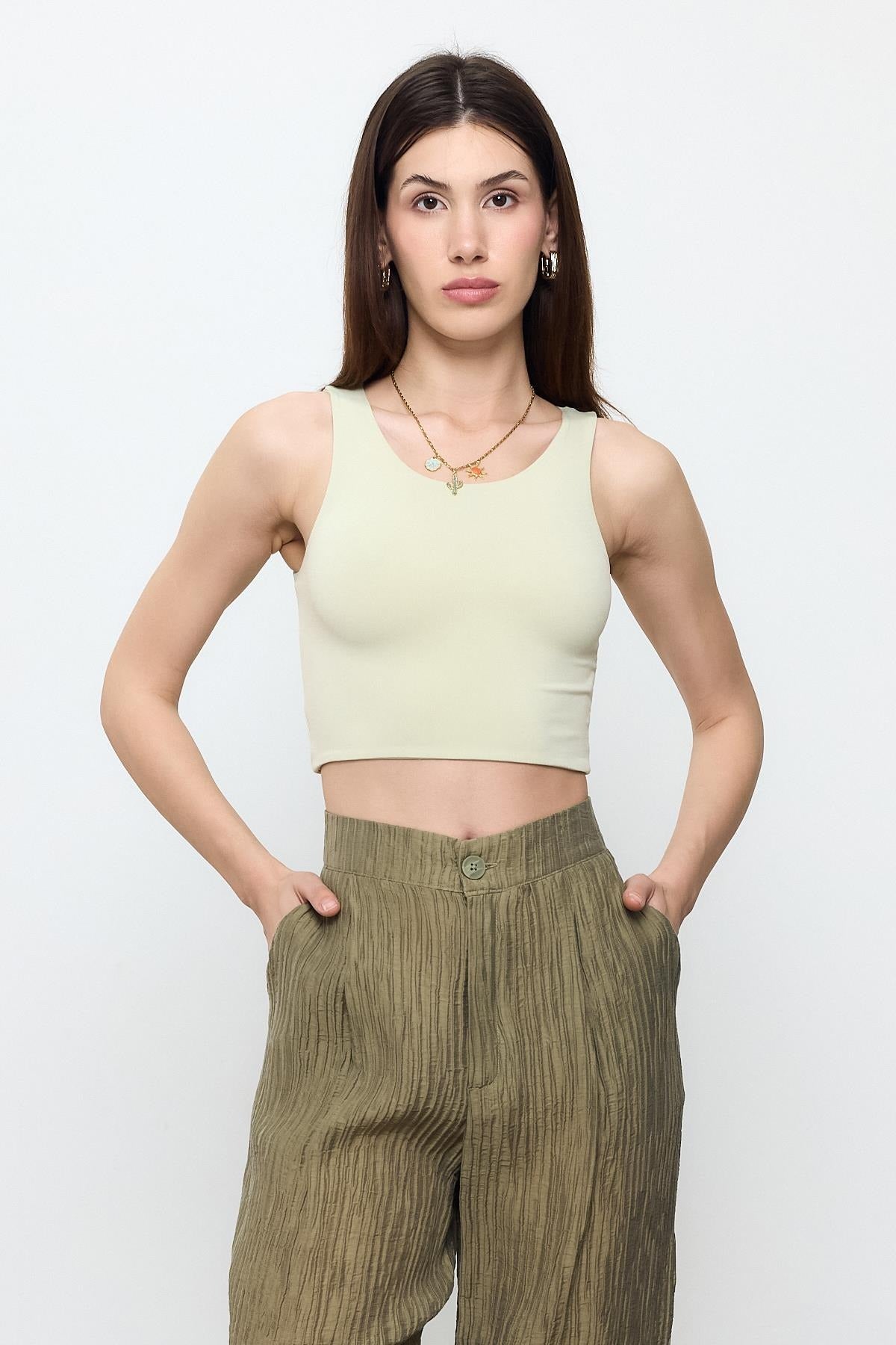 Slim-Fit Cropped Top Blouse